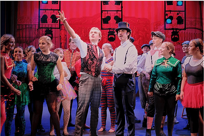 Barnum actors on stage